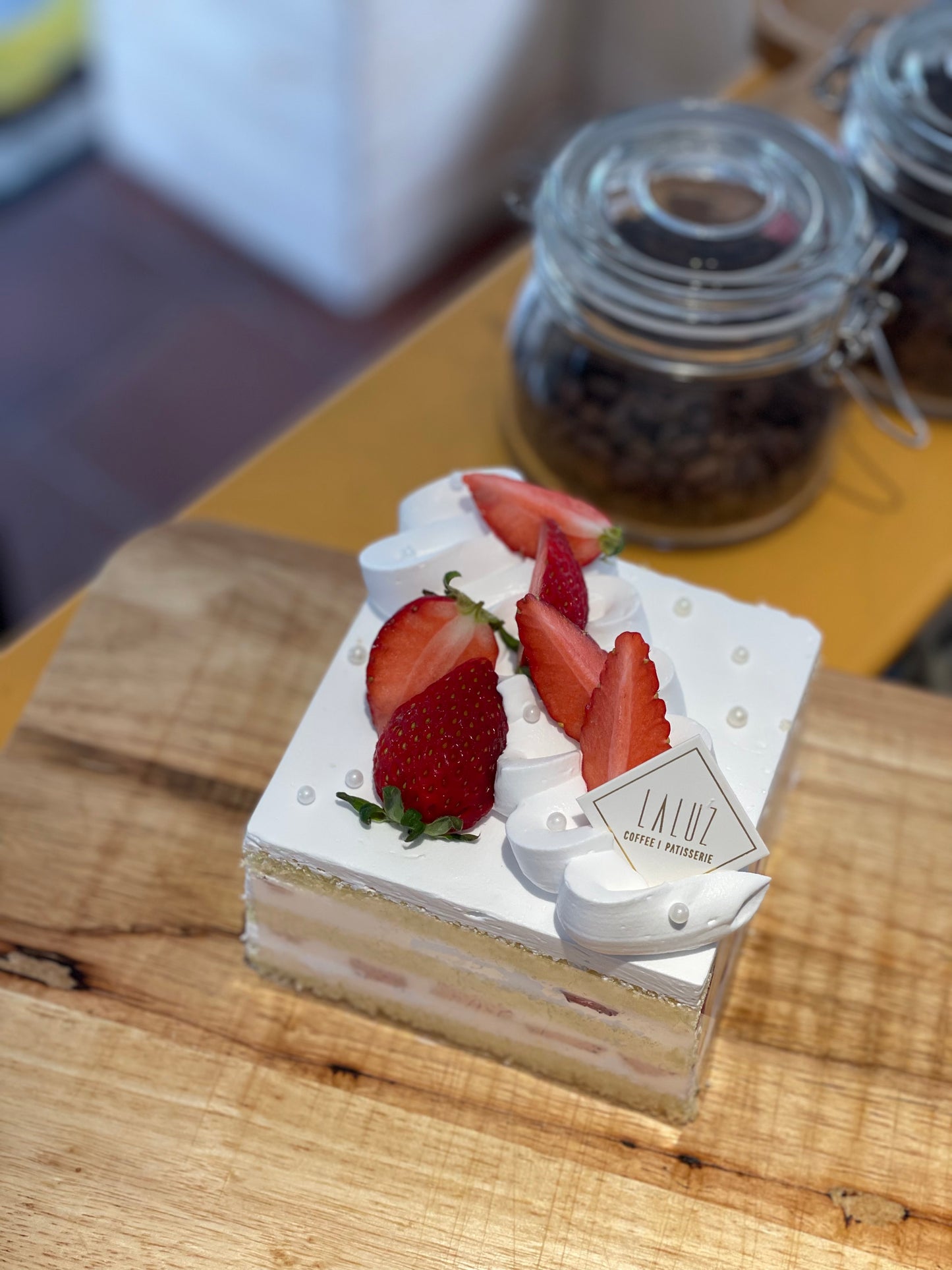 Gateaux Fraise (Classic Strawberry Cake)