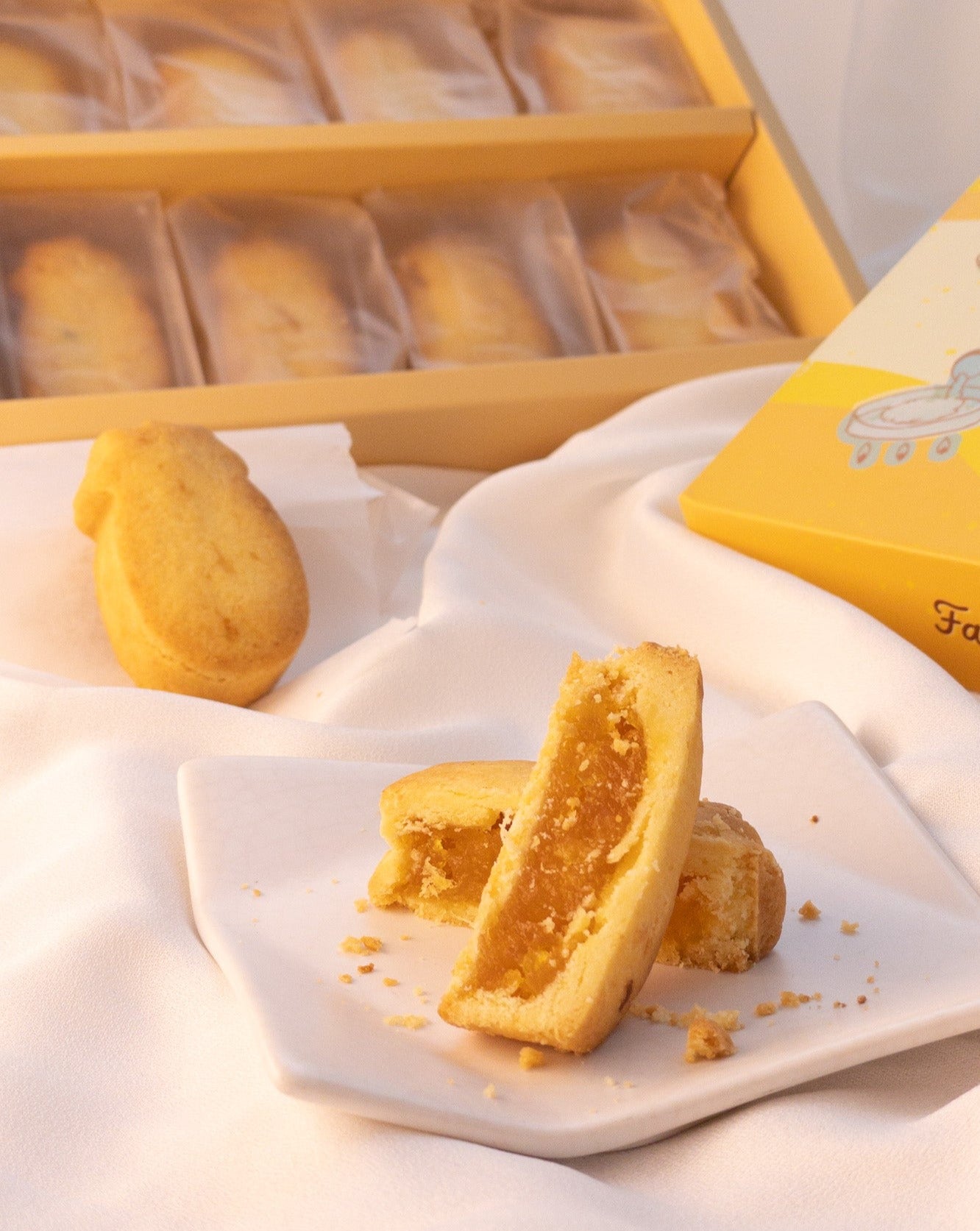 Pineapple Cake (Gift Box)